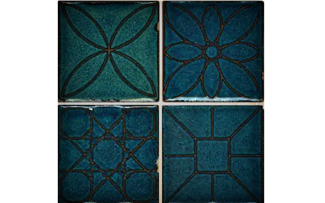 As pastilhas Cobogó, também da Jatobá, são de porcelana esmaltada com padrões geométricos que imitam os elementos vazados (5 x 5 cm)