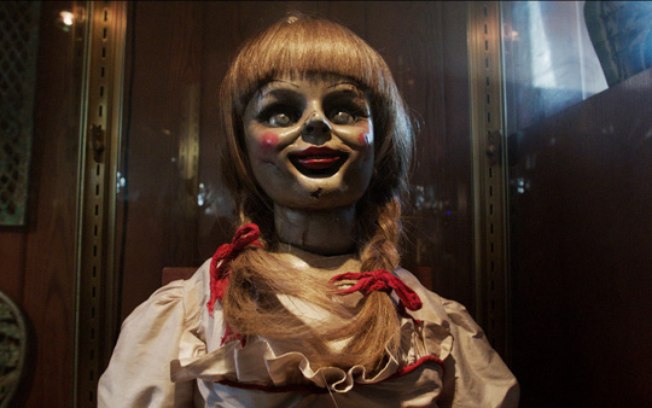 Boneca Annabelle aterroriza em pegadinha de Silvio Santos