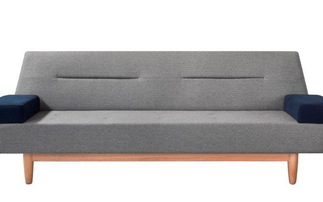 O sofá Chico se destaca pelo design – seus braços aparentam estar soltos. Os pés de madeira maciça arrematam o modelo, que tem 2 m de comprimento. Fernando Jaeger, R$ 3.385