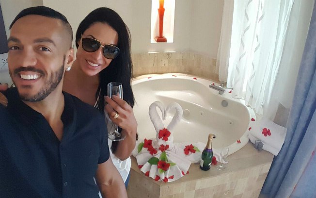 Belo e Gracyanne curtem nova lua de mel em hotel de Punta Cana