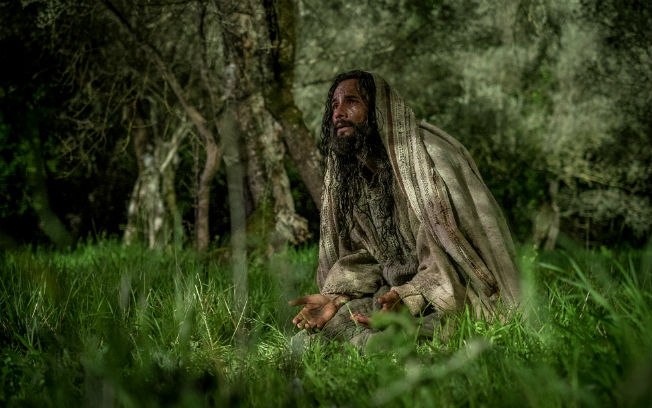 Rodrigo Santoro é Jesus no remake de 