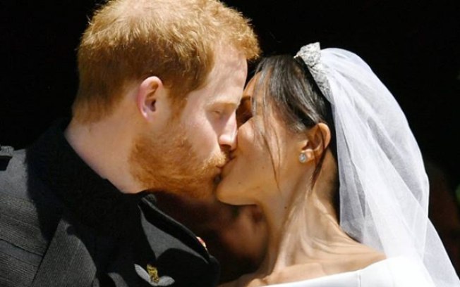 Meghan Markle e o Príncipe Harry se casaram no último sábado (19), mas decidiram adiar a lua de mel